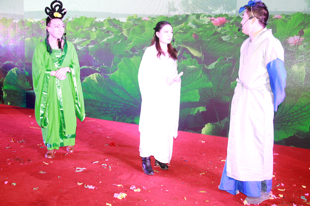 “激情跨越?共鑄輝煌”——康利集團(tuán)2014年度表彰大會(huì)暨2015新春聯(lián)歡晚會(huì)大放異彩