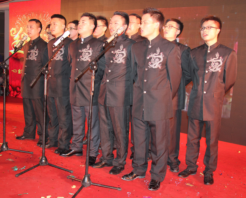 “激情跨越?共鑄輝煌”——康利集團(tuán)2014年度表彰大會(huì)暨2015新春聯(lián)歡晚會(huì)大放異彩