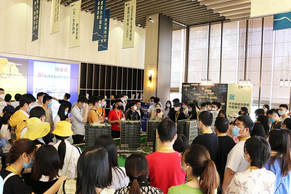 入駐倒計時！升學(xué)教育集團(tuán)近300名員工代表參觀康利城